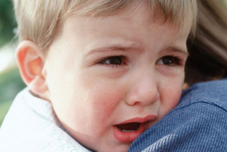 صور اطفال حزينه تبكي 3