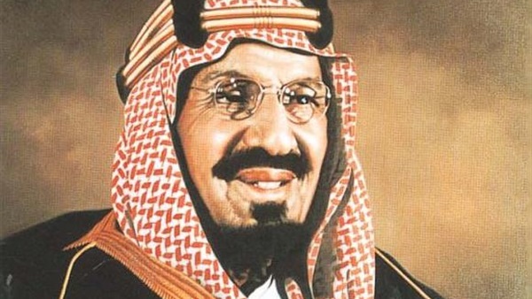 لماذا سمي الملك عبدالعزيز بصقر الجزيرة